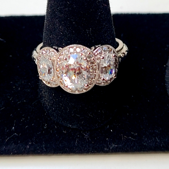 Tacori Jewelry - Tacori NWOT tag Bloom with Love 3 stone ring